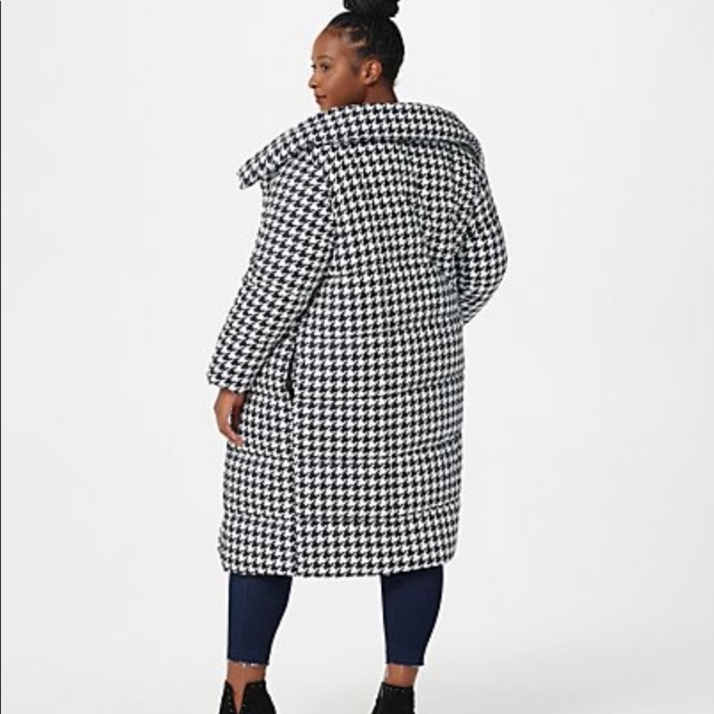 **SOLD**RARE! Houndstooth Puffer Coat. Oversized. Fits sizes X-Small thru Large. - Picture 6 of 9